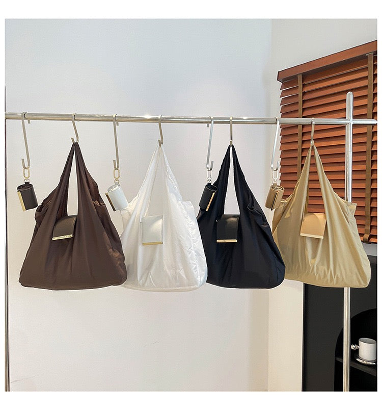 Compact Foldable Keychain Bag, Expands to Large Capacity Shopping Bag, Durable Reusable Tote, Portable for Supermarket Shopping & Travel